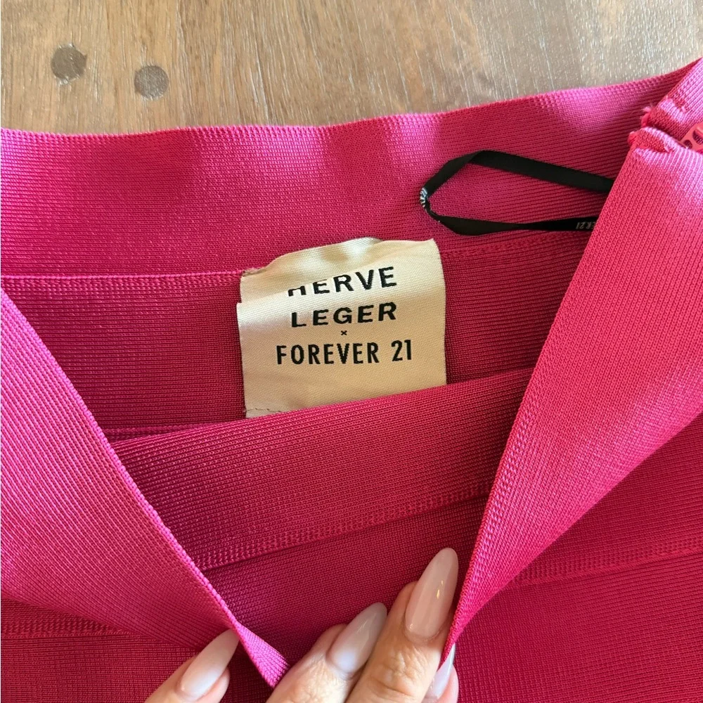 Herve Leger Hot Pink Bandage set - Picture 2 of 3